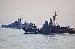 Російські військові проводять підводну експедицію у анексованому Криму