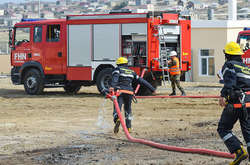 В Баку при гасінні пожежі в торговому центрі постраждали сім рятувальників