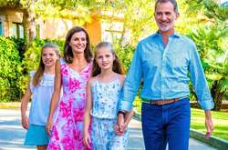 Королева Летиция с семьей