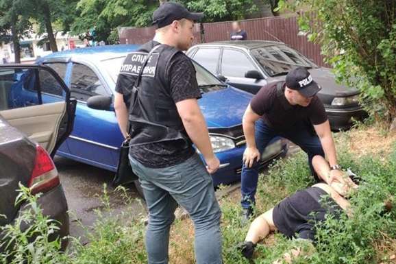 В Одесі іноземці викрали держреєстратора, щоб поцупити нерухомість