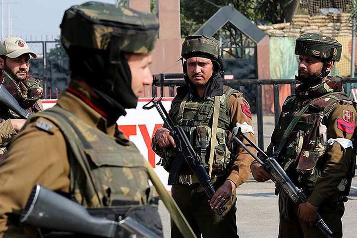 Індія підвищила бойову готовність армії через ситуацію у Кашмірі