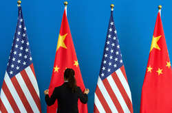 Прапори США та Китаю