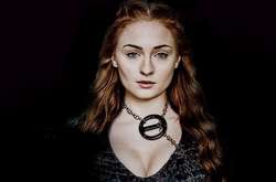 Приянка Чопра и Софи Тернер засветились в купальниках на отдыхе в Майами: снимки папарацци