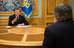 В березні 2015 року Порошенко звільнив Коломойського з посади голови Дніпропетровської ОДА