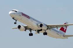 Два літаки повернулись в аеропорт Цюриха після влучання блискавок