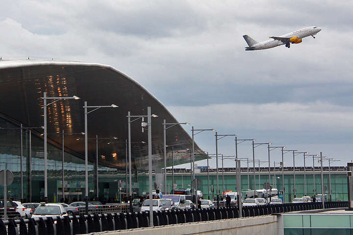 МЗС попередив про страйк в аеропорту Барселони 