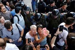 Мобильный интернет отключался на митингах в Москве по требованию властей – СМИ