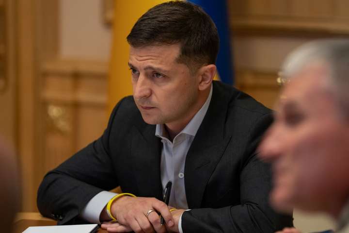 Зеленський сьогодні зранку провів нараду з військовими - Зеленський – Путіну: Конституцію України для ОРДЛО міняти не треба
