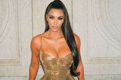Стала известна стоимость любимой процедуры Ким Кардашьян в салоне красоты
