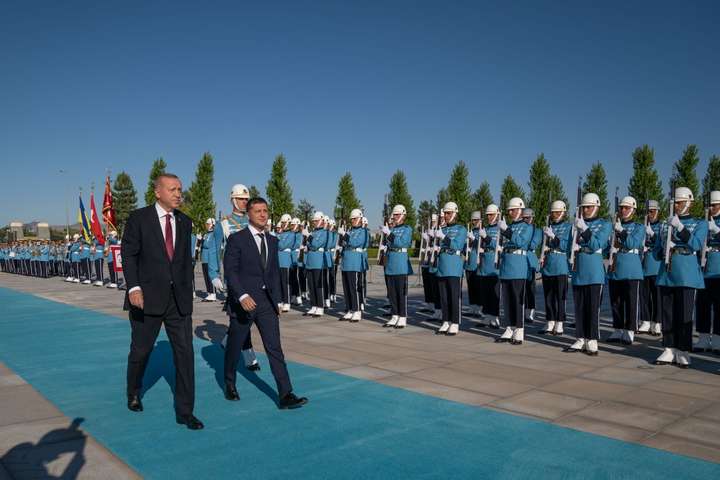 Зеленський та Ердоган хвилиною мовчання вшанували загиблих на Донбасі морпіхів