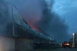 Пожежа в ангарі на птахофабриці в 30 км від Києва