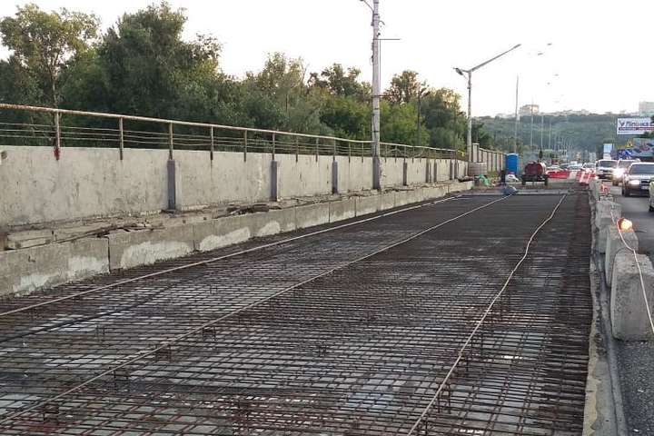 Як просувається ремонт моста Метро через Русанівську протоку (фото, відео)