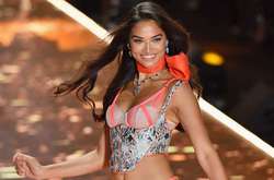 Модели обвинили фотографов Victoria's Secret в сексуальных домогательствах