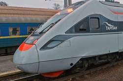 24 та 27 серпня швидкісний поїзд «Інтерсіті+» № 755 вирушить з Києва о 00:15 та прибуде у Львів о 05:47