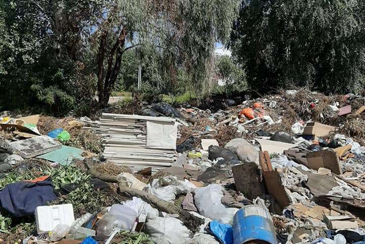 На Осокорках ліквідували величезне сміттєзвалище (фото)