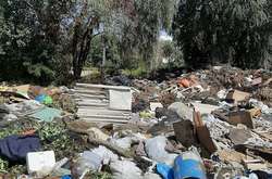 На Осокорках ліквідували величезне сміттєзвалище (фото)