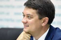  Голова партії «Слуга народу» Дмитро Разумков 