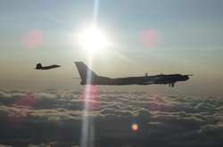 Два винищувачі F-22 і два CF-18 і літаки підтримки з NORAD позитивно ідентифікували і перехопили два бомбардувальники Ту-95 Bear