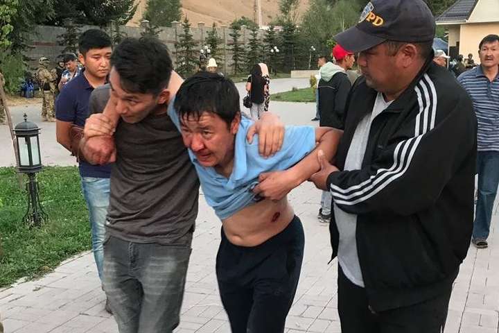Затримання експрезидента Киргизстану: кількість постраждалих зросла до майже 100