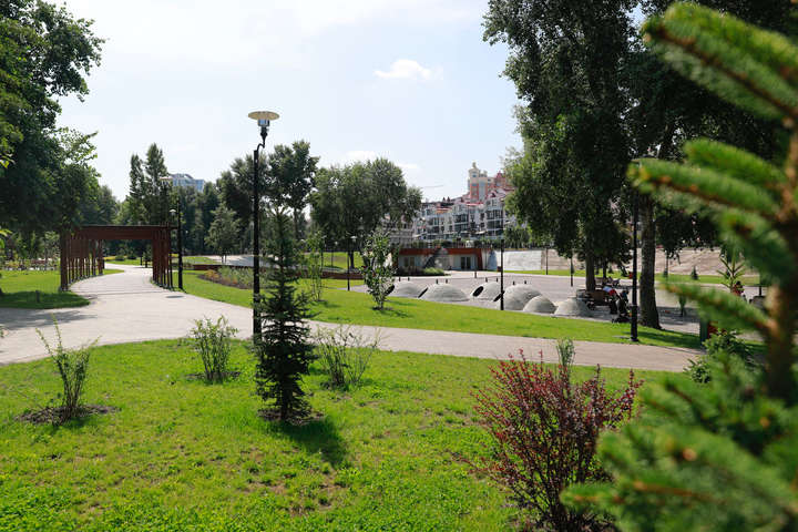 «Золотий стандарт» зони відпочинку: Кличко показав, як оновлюють парк «Наталка» (фото, відео)