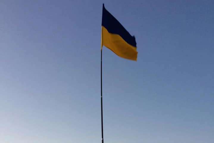 В окупованому Криму патріоти підняли прапор України в знак пам’яті за загиблими морпіхами