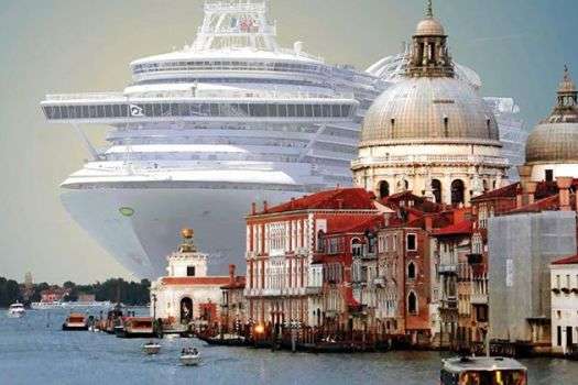 Круїзним лайнерам заборонили заходити до центру Венеції
