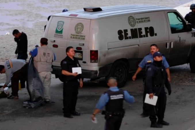 Війни наркокартелів: у Мексиці на мосту повісили і розстріляли 19 людей