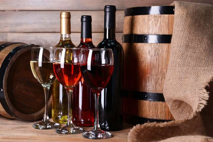 В Україні зменшились обсяги реалізації вина
