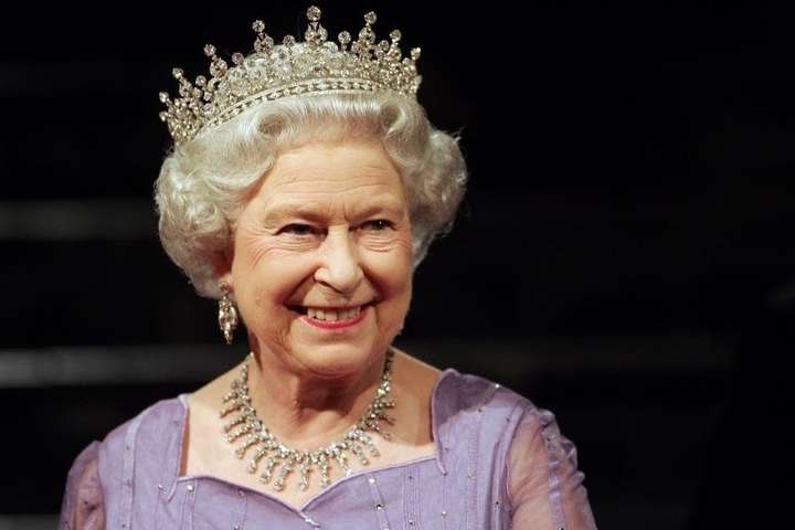 Королева нарікає на неспроможність британських політиків керувати державою