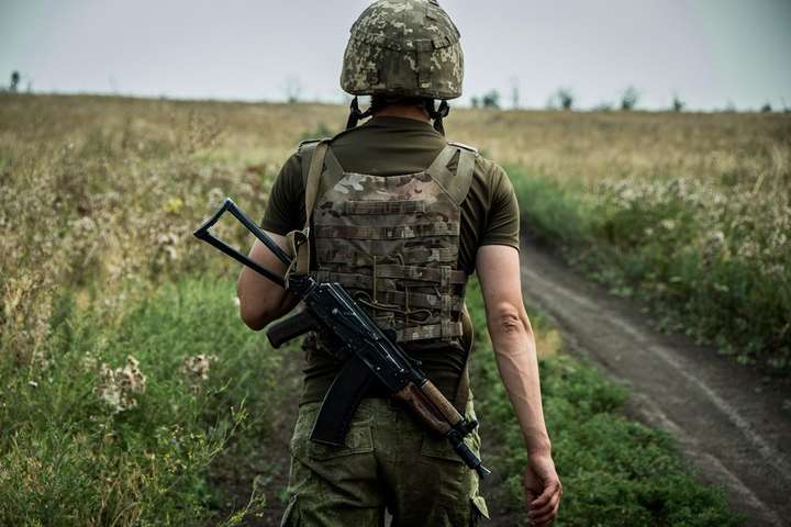 У неділю на Донбасі бойовики здійснили чотири обстріли