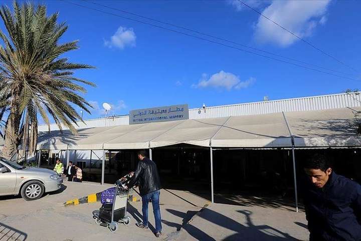 Аеропорт у столиці Лівії призупинив роботу після ракетного обстрілу