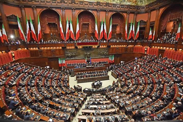 У парламенті Італії розкритикували ідею віцепрем’єра про дострокові вибори