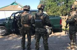 На межі з Кримом знешкодили банду, яка обдирала перевізників
