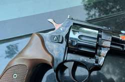  Поліція затримала стрілка з пістолетом 