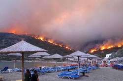 МЗС застерігає українців від подорожей деякими районами Греції 