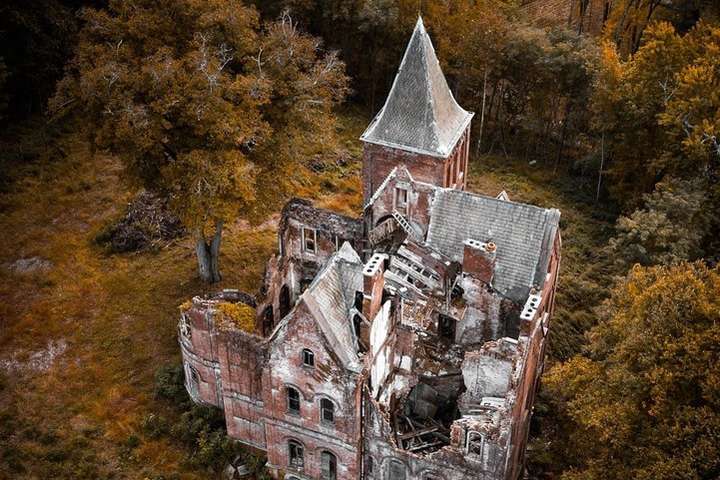 Невероятные кадры загадочных заброшенных мест, сделанные фотографом из США