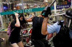 В Гонконгу сталися сутички між поліцією і протестувальниками