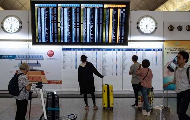 Аеропорт Гонконгу знову працює 