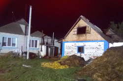 У с. Тарасівка загорілася господарча будівля із соломою