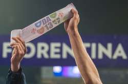 Серія А дозволила «Фіорентині» використовувати капітанську пов'язку, присвячену Асторі