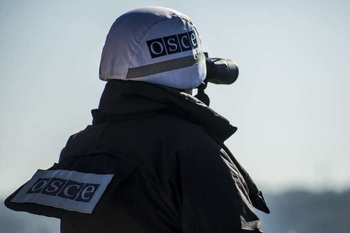 Член ОБСЕ, который поддерживал боевиков на Донбассе, выехал из Украины