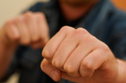 На Черкащині затримали чоловіка, який вдарив поліцейського