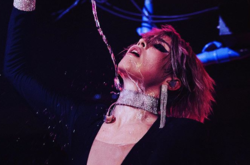 Полураздетые украинские «заробитчанки» Лобода и Maruv сплясали на фестивале российской музыки