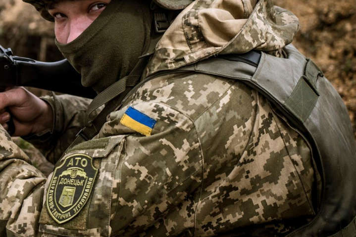 На Луганщині внаслідок обстрілу терористів загинув український захисник