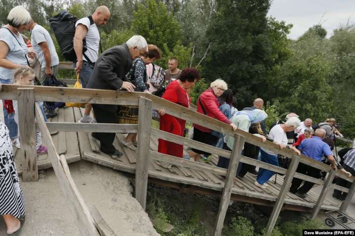 В Станице Луганской построят дополнительный «временный мост»