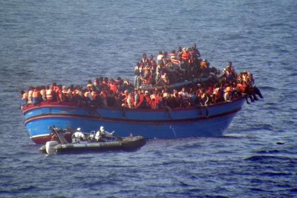 Кілька країн ЄС погодилися прийняти 147 біженців з судна біля берегів Італії