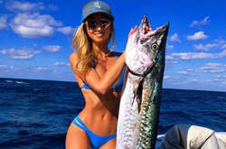 Самая сексуальная рыбачка: соблазнительные фото Эмили Ример