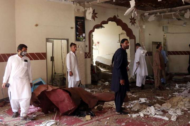 У Пакистані стався вибух у мечеті: є загиблі