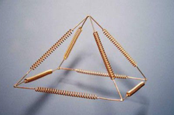 Супрун розвінчала міф про «чудодійні властивості» золотих пірамідок