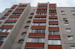 У Харкові жінка викинулася з балкону багатоповерхівки